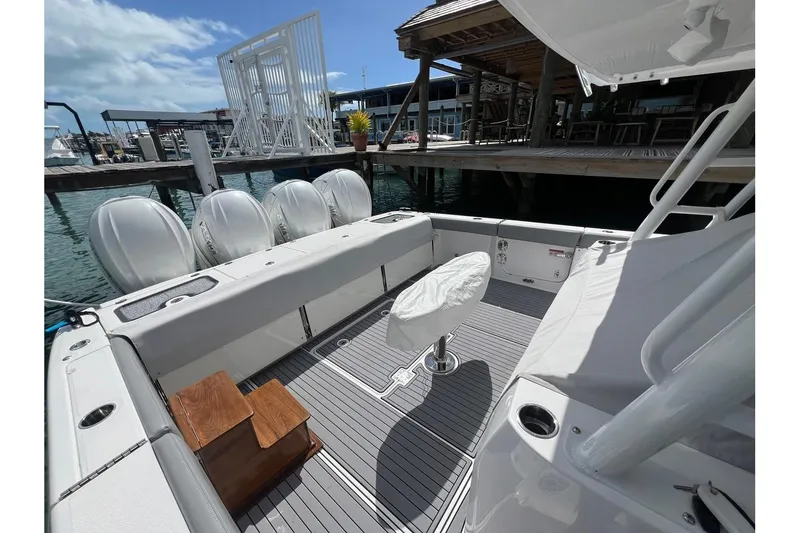 Slide: The Image of Everglades 455 Center Console 2023 - 11