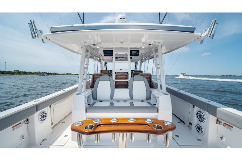 Slide: The Image of Everglades 455 Center Console 2023 - 17
