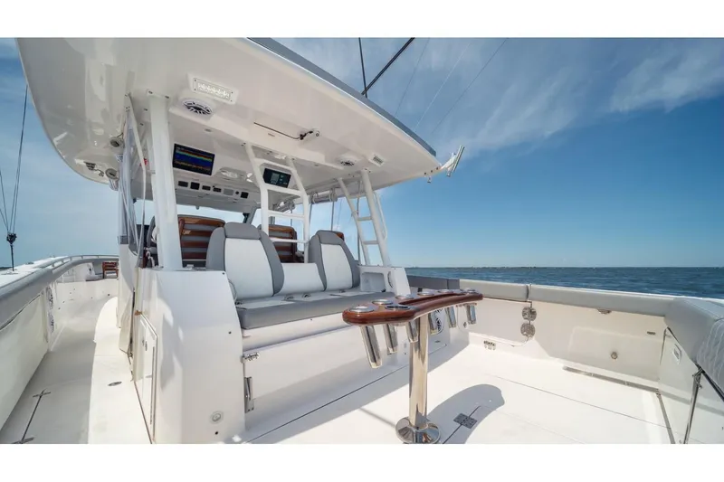 Slide: The Image of Everglades 455 Center Console 2023 - 21