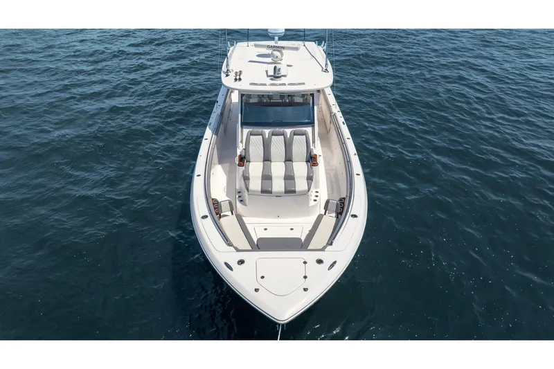 Slide: The Image of Everglades 455 Center Console 2023 - 4