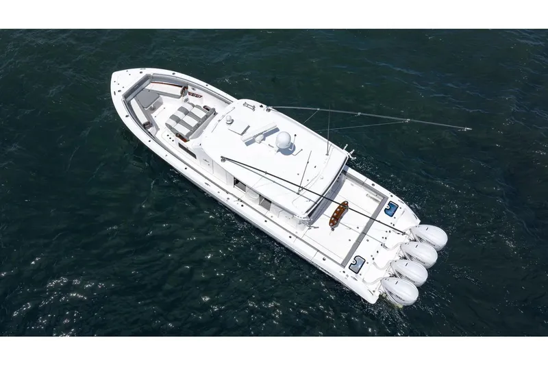 Slide: The Image of Everglades 455 Center Console 2023 - 6