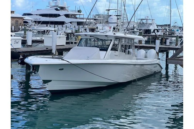 Slide: The Image of Everglades 455 Center Console 2023 - 7