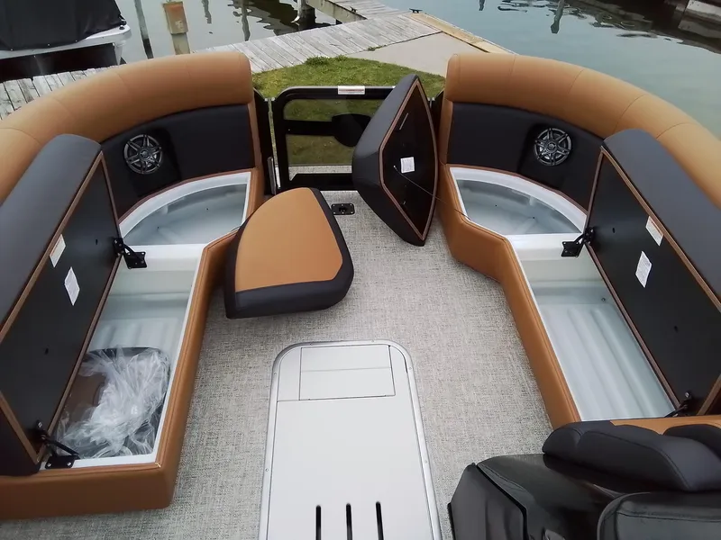 Slide: The Image of Premier 230 Sunsation 2025 - 22