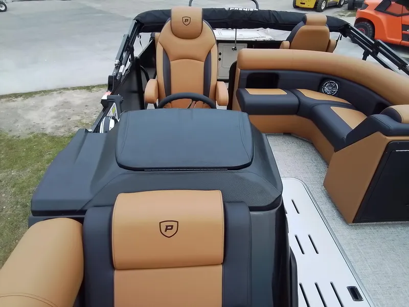 Slide: The Image of Premier 230 Sunsation 2025 - 25