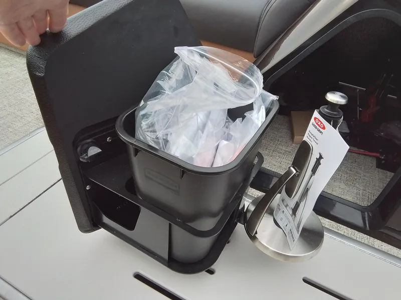 Slide: The Image of Premier 230 Sunsation 2025 - 27