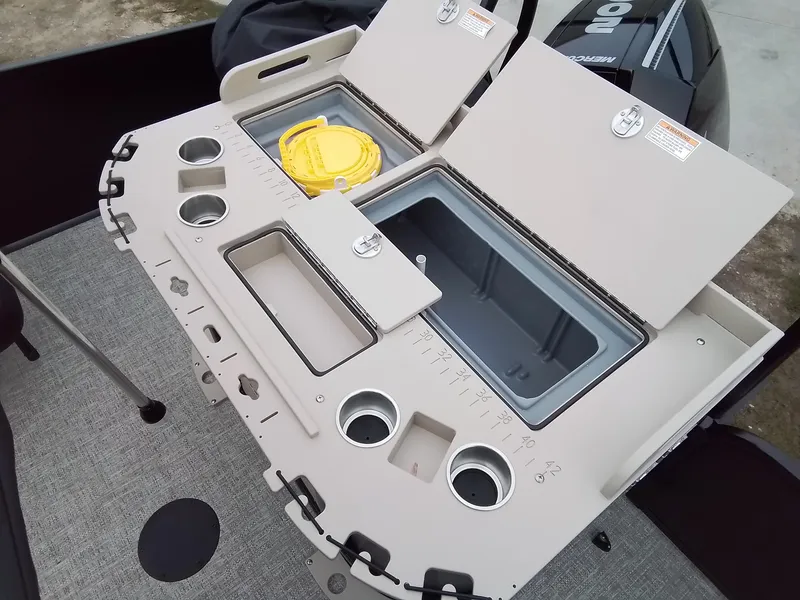 Slide: The Image of Premier 230 Sunsation 2025 - 34