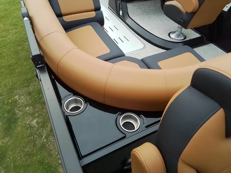 Slide: The Image of Premier 230 Sunsation 2025 - 36