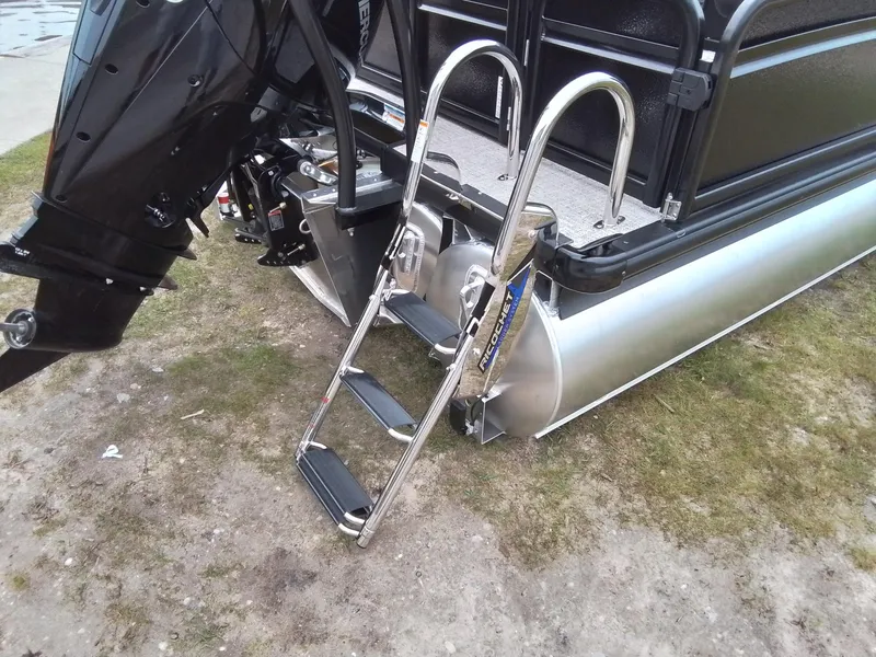 Slide: The Image of Premier 230 Sunsation 2025 - 9