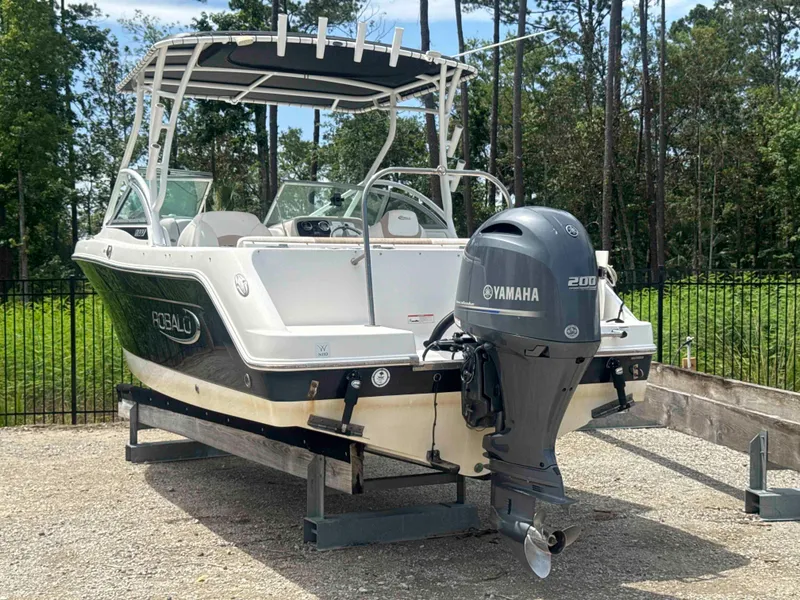 Slide: The Image of 2019 Robalo R227 Dual Console boat with Yamaha 200 outboard engine. - 3