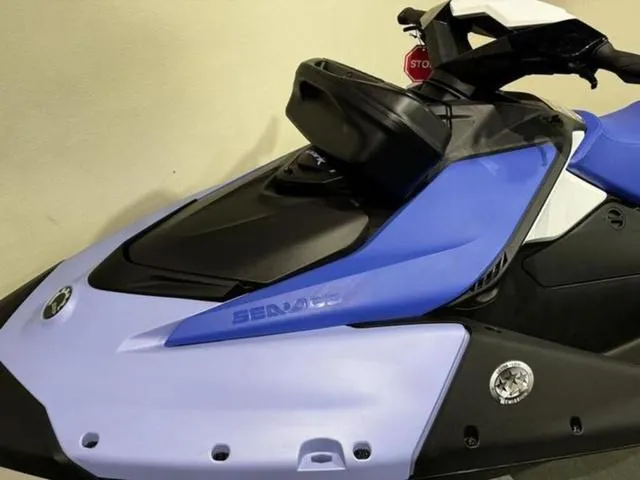Slide: The Image of Sea-Doo Spark for 3 2025 - 6