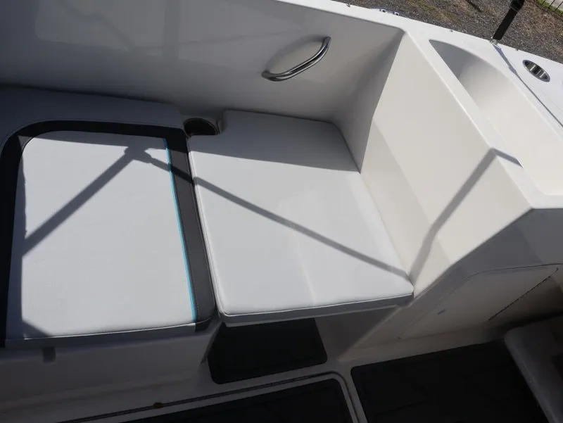 Slide: The Image of Bayliner M Series M19 2025 - 16