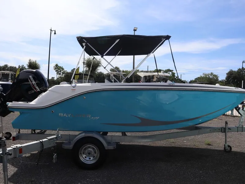 Slide: The Image of Bayliner M Series M19 2025 - 3