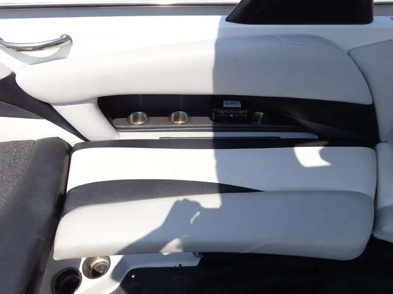 Slide: The Image of Tigé 24Ve 2011 - 11