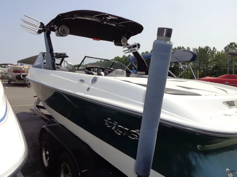 Slide: The Image of Tigé 24Ve 2011 - 2