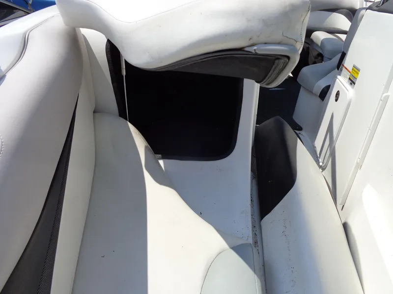 Slide: The Image of Tigé 24Ve 2011 - 28