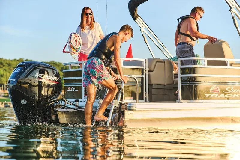 Slide: The Image of Sun Tracker SportFish 20 DLX 2025 - 86