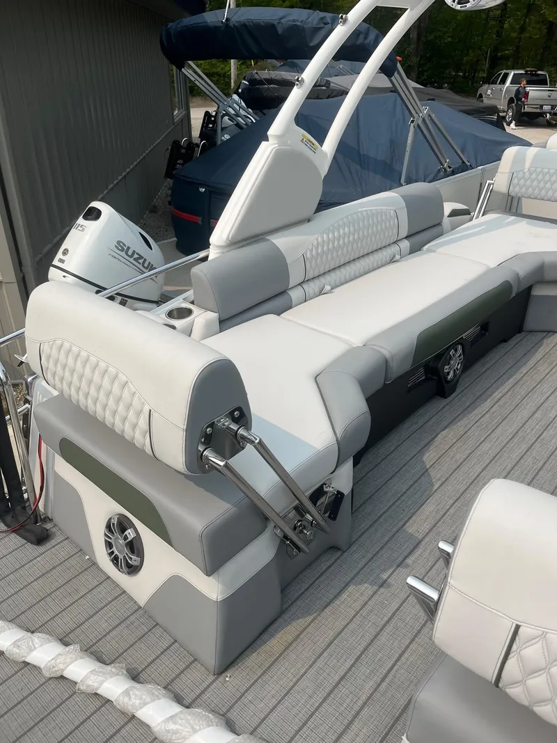 Slide: The Image of 2025 Avalon 2585 Catalina Quad Lounger Shift with sleek seating and modern design. - 12