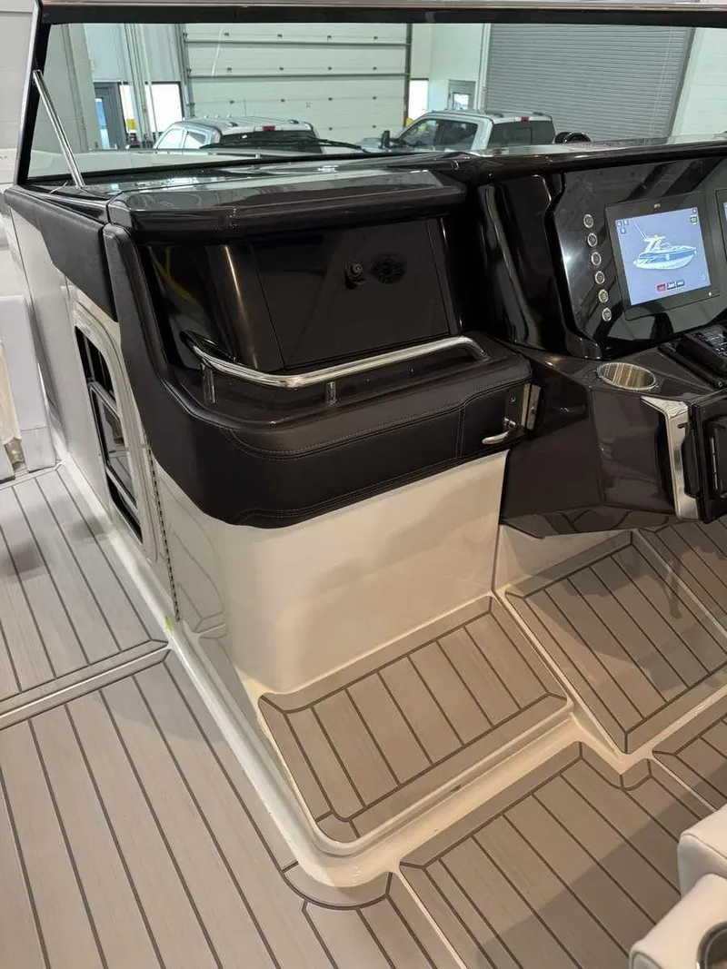 Slide: The Image of Formula 360 Crossover Bowrider I/O 2026 - 61