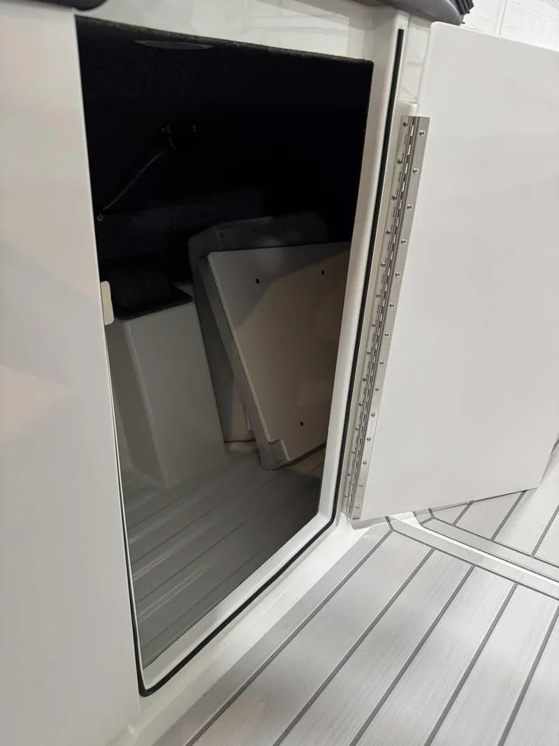 Slide: The Image of Formula 360 Crossover Bowrider I/O 2026 - 63