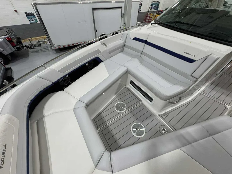 Slide: The Image of Formula 360 Crossover Bowrider I/O 2026 - 71