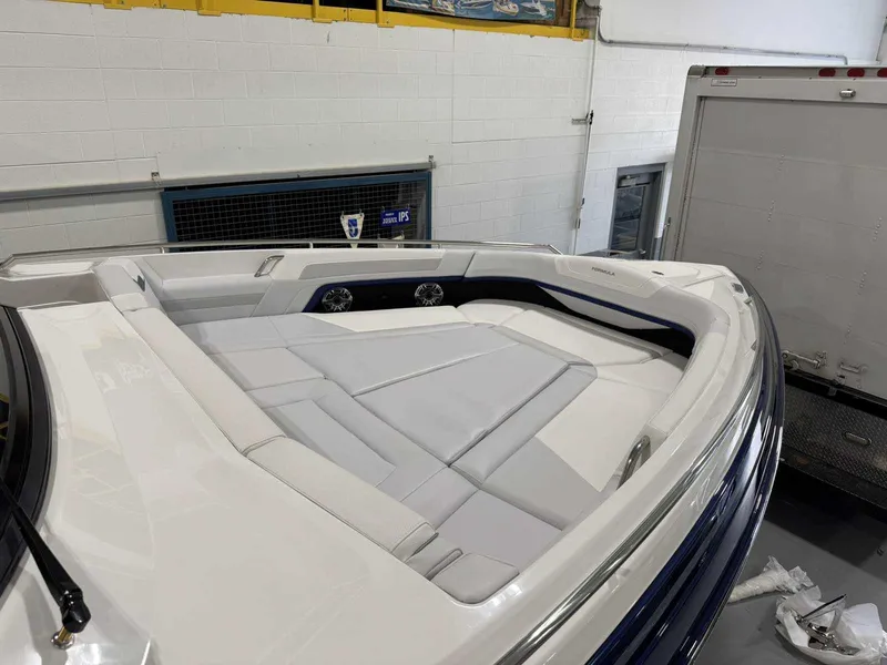 Slide: The Image of Formula 360 Crossover Bowrider I/O 2026 - 78