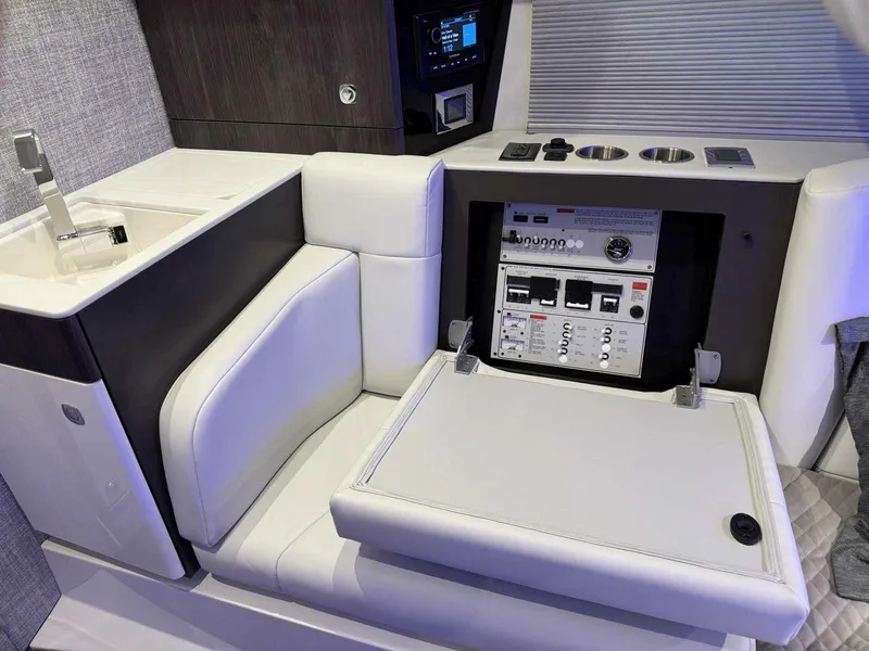 Slide: The Image of Formula 360 Crossover Bowrider I/O 2026 - 94