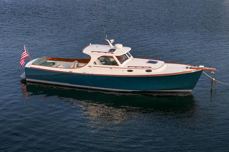 Slide: The Image of Hinckley Yachts Picnic Boat 2000 - 2
