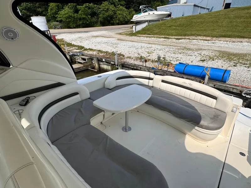Slide: The Image of Sea Ray 420 Sundancer 2003 - 16