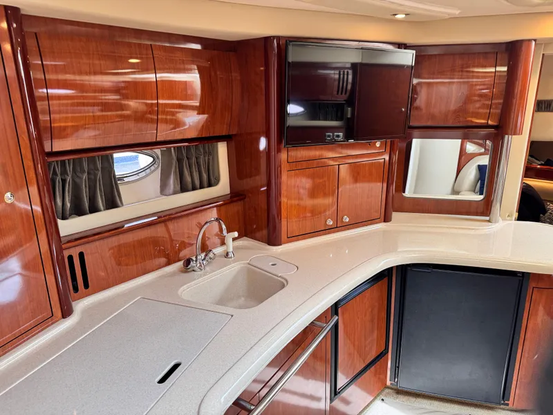 Slide: The Image of Sea Ray 420 Sundancer 2003 - 35