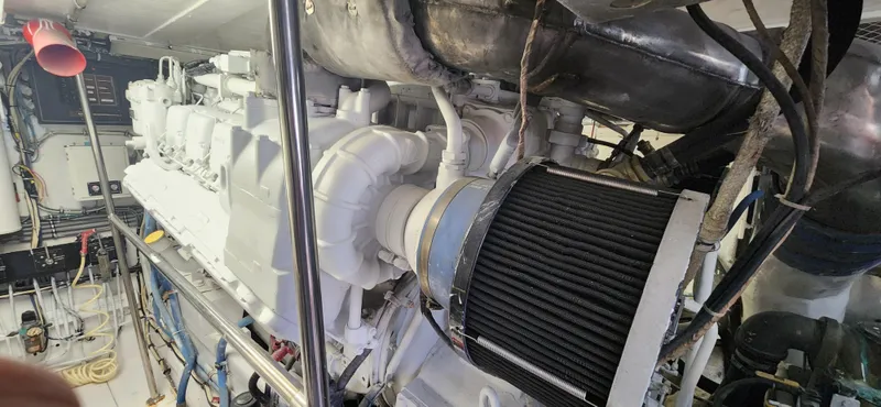 Slide: The Image of Hatteras 65 Convertible 1987 - 128