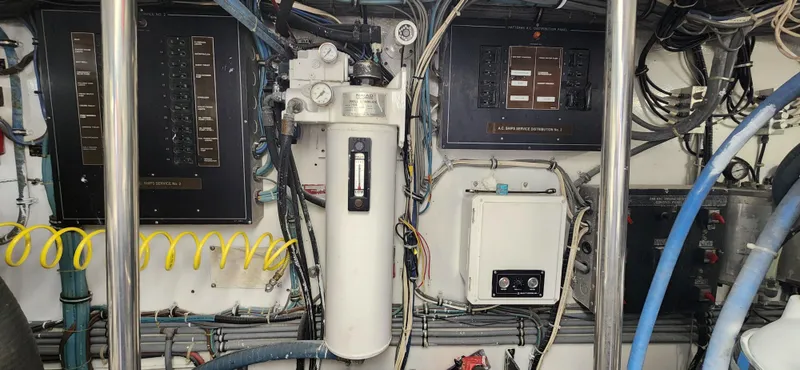 Slide: The Image of Hatteras 65 Convertible 1987 - 130