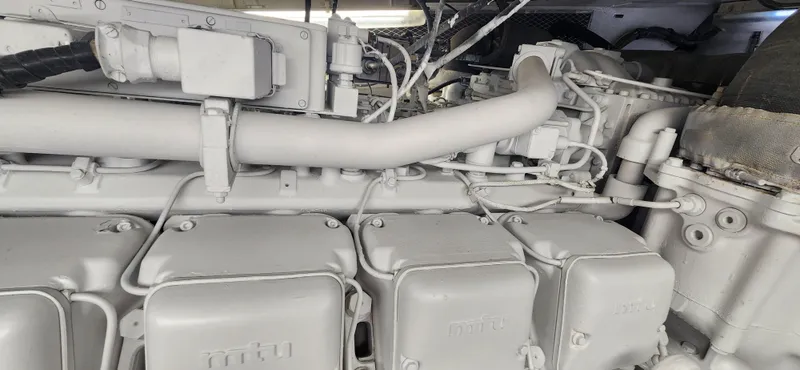 Slide: The Image of Hatteras 65 Convertible 1987 - 135