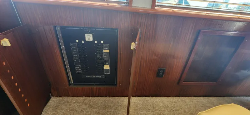 Slide: The Image of Hatteras 65 Convertible 1987 - 76