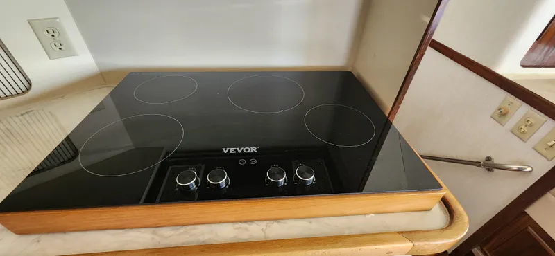 Slide: The Image of Hatteras 65 Convertible 1987 - 80