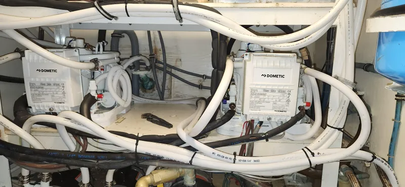 Slide: The Image of Hatteras 65 Convertible 1987 - 86