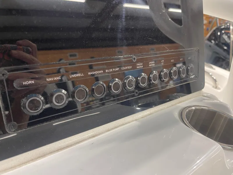 Slide: The Image of Tidewater 210 LXF 2025 - 20