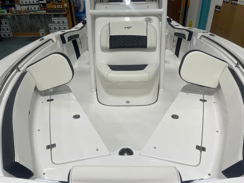 Slide: The Image of Tidewater 210 LXF 2025 - 29