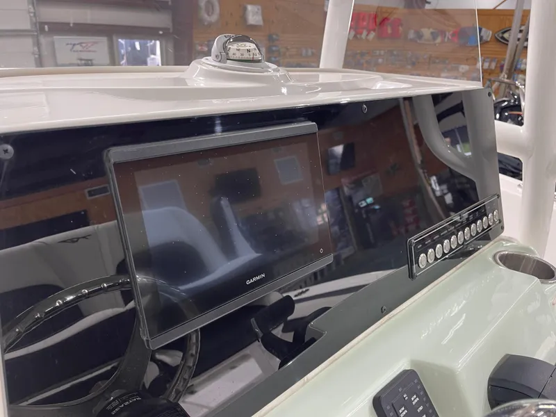 Slide: The Image of Tidewater 220 LXF 2025 - 22