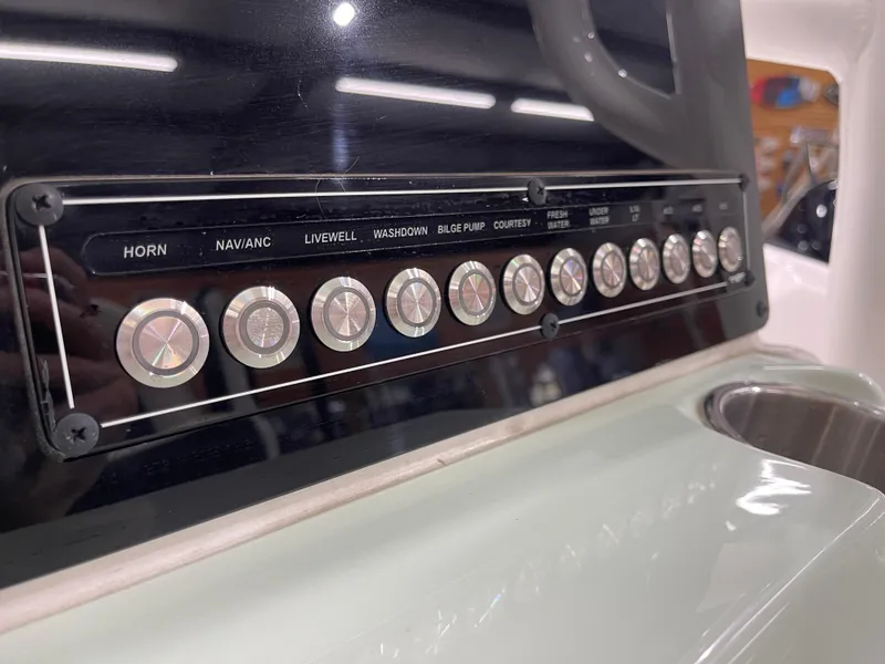 Slide: The Image of Tidewater 220 LXF 2025 - 23