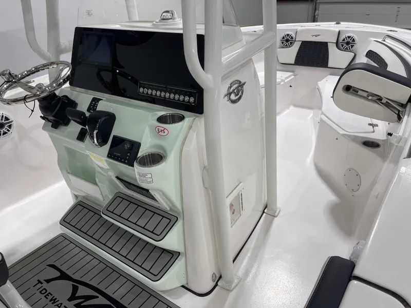 Slide: The Image of Tidewater 220 LXF 2025 - 37