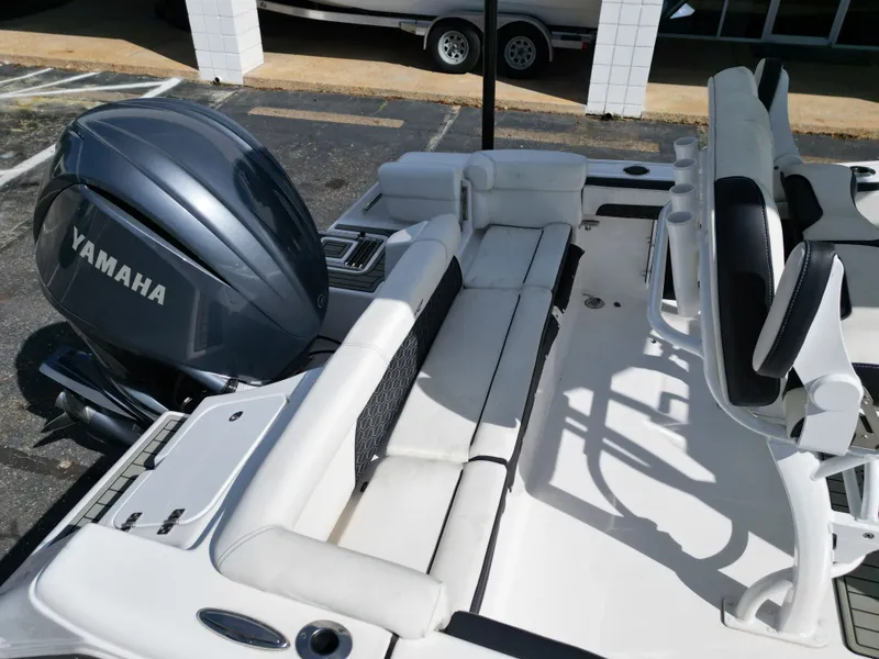 Slide: The Image of Tidewater 220 LXF 2025 - 49