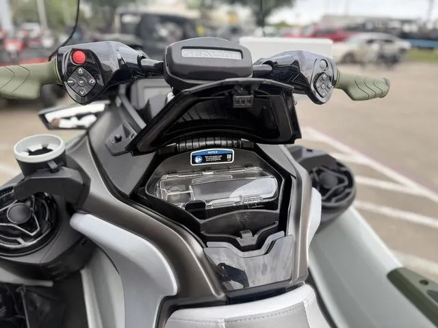 Slide: The Image of Sea-Doo FISH PRO 2025 - 15