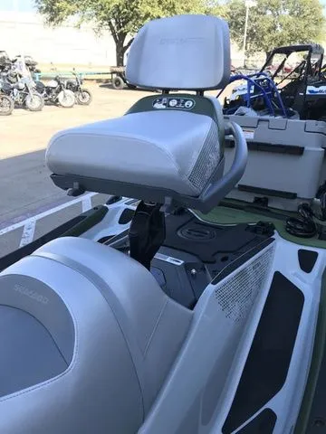 Slide: The Image of Sea-Doo FISH PRO 2025 - 16