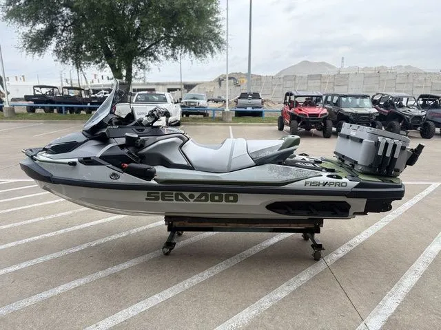 Slide: The Image of Sea-Doo FISH PRO 2025 - 32