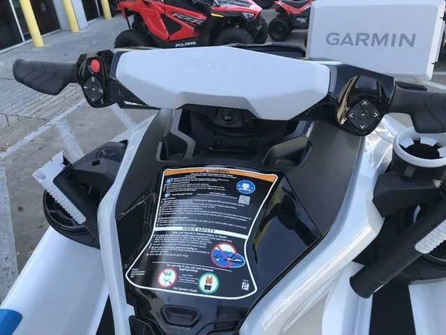 Slide: The Image of Sea-Doo FISH PRO 2025 - 22