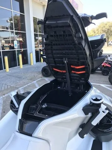 Slide: The Image of Sea-Doo FishPro Sport 170 2025 - 24