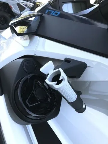 Slide: The Image of Sea-Doo FishPro Sport 170 2025 - 30