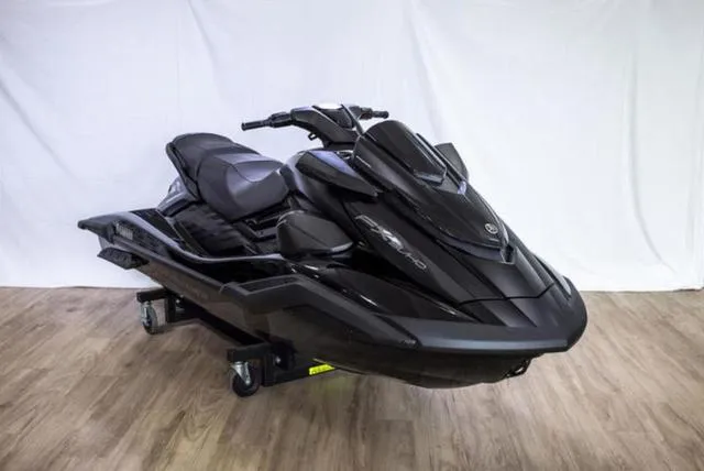 Slide: The Image of Yamaha FX Cruiser SVHO 2025 - 2