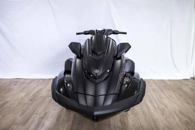 Slide: The Image of Yamaha FX Cruiser SVHO 2025 - 3