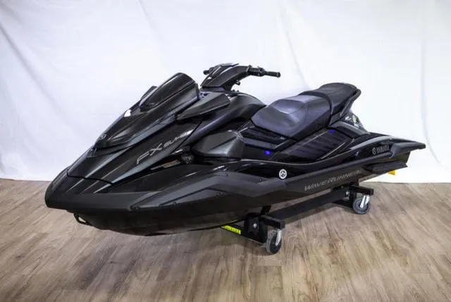 Slide: The Image of Yamaha FX Cruiser SVHO 2025 - 4